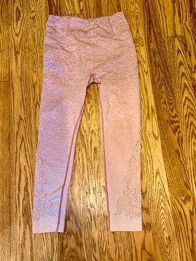 CALIA by Carrie Underwood | Pink Heathered Floral Laser-Cut Leggings